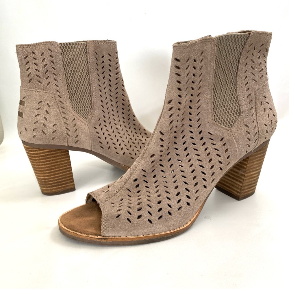 TOMS Peep Toe Chunky Heel Booties Size 10 Tan Suede Perforated Zip Up